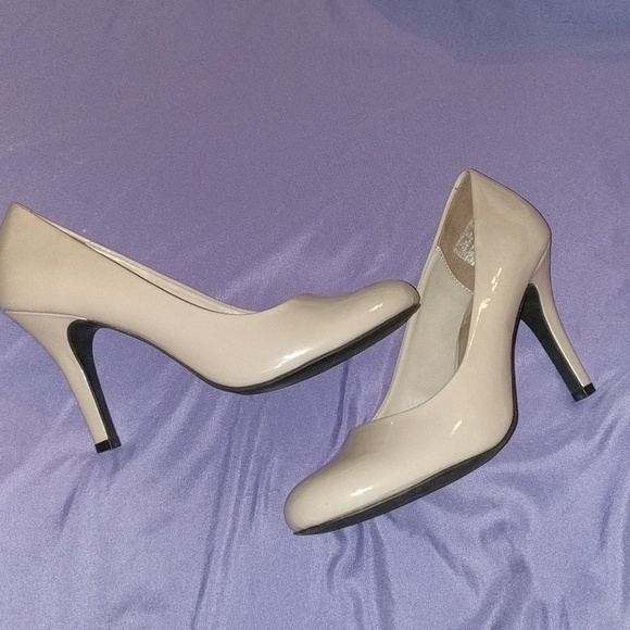 neutral colored heels
